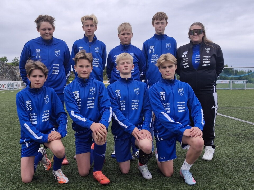 Smøla IL klare for Norway Cup. Øverst fra venstre: johan Gulla Lervik, Edvald Ludvigsen, Emrik Brevik, Aksel Bruseth og Hildur Lervik. Nederst fra venstre: Storm Sørstrand, Håkon Kristiansen, Emre Hagen og Brede Vean.
Ikke tilstede: Sander Wullum