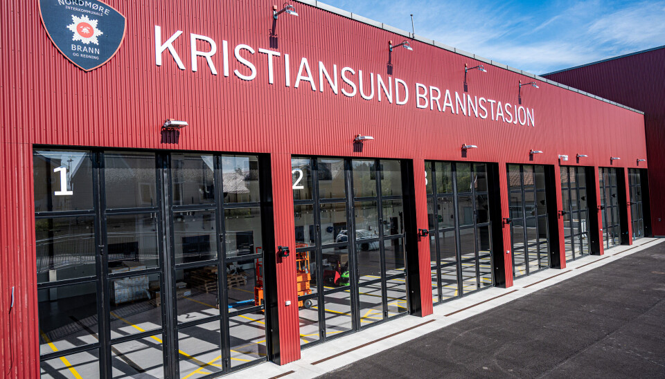 Kristiansund Brannstasjon. Nordmøre Interkommunale Brann- og redningstjeneste har en ny brannstasjon på Gomalandet i Kristiansund fra høsten 2025. Nordmøre interkommunale brann- og redningstjeneste (NIBR) er et brannsamarbeid mellom kommunene Aure, Averøy, Kristiansund og Smøla.