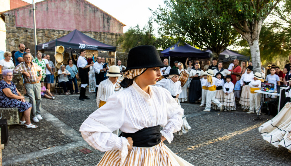 FESTIVAL: Tradisjonell galisisk dans og musikk skaper liv på festivalen i Cambados.