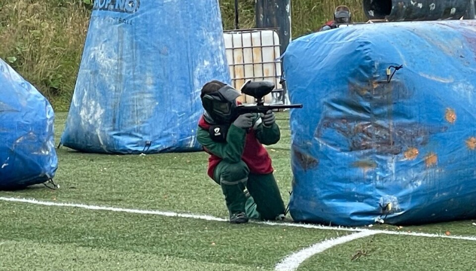 Sommerskole med 10-16 åringer hos Kristiansund Paintballklubb onsdag 13. august. Foto: Privat.