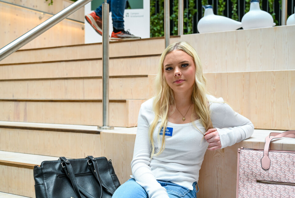 Ny studine i Marin logistikk og økonomi og ny i byen Nora Eide (19) fra Sandane.
