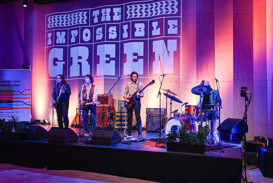 The Impossible Green spilte god gammel rock inne på Campus for studentene.