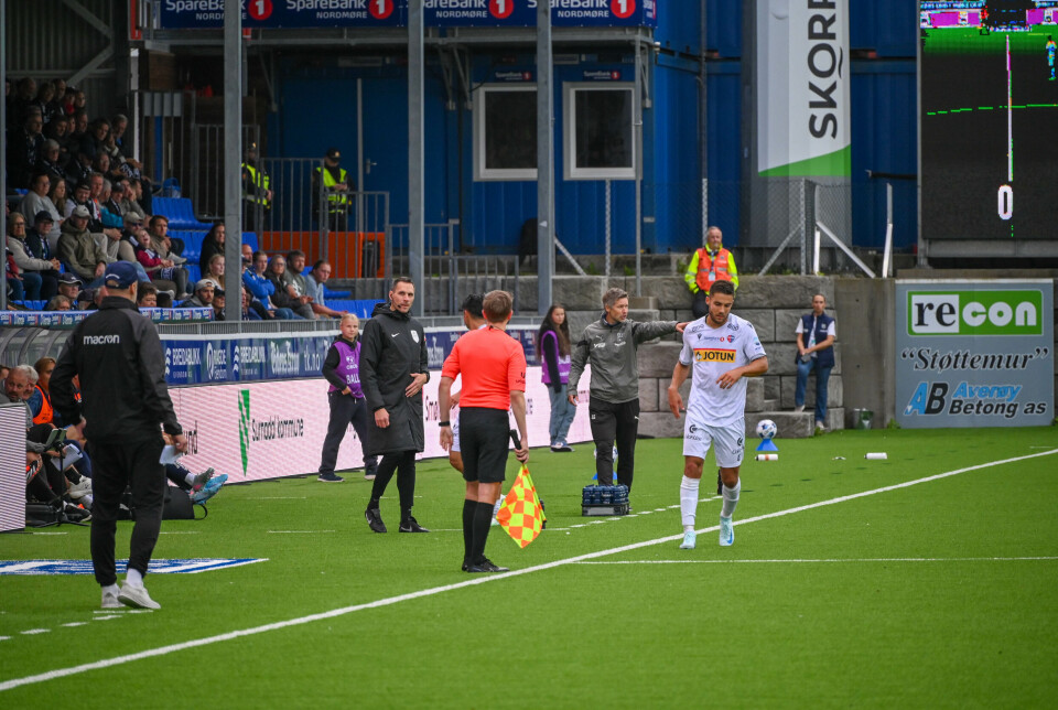 Amund Skiri var engasjert på sidelinjen,