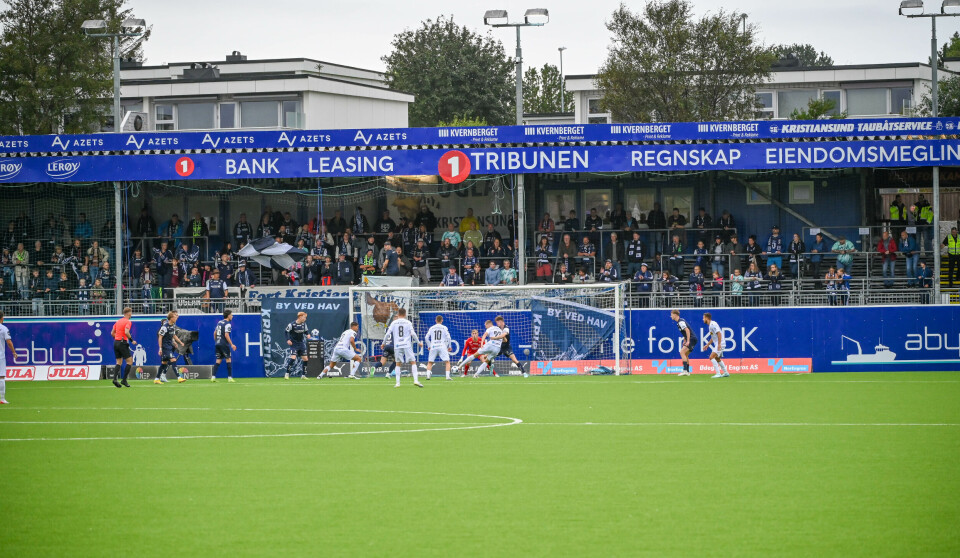 Sandefjords spiss Sigurdarson setter nedfallsfrukt kontrollert i mål fra kloss hold til 0-1.