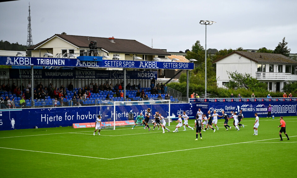 Leander Næss Alvheim styrer headingen sin vakkert i lengste hjørne, utagbart for Sandefjords keeper.