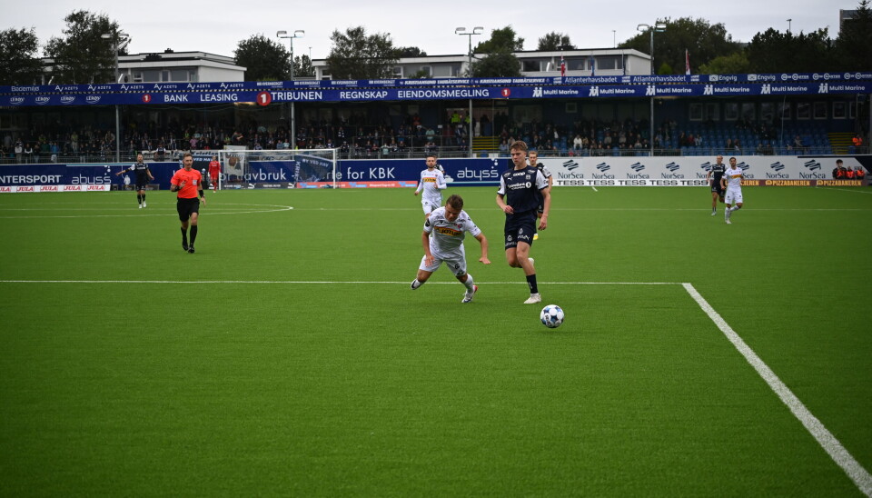 Sander Kilen i duell med en Sandefjord spiller.