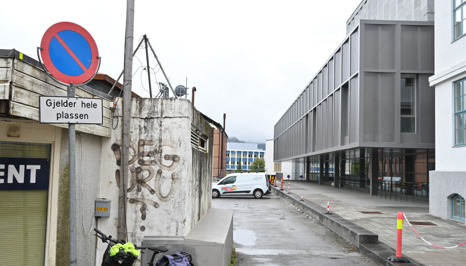 Parkering forbudt. Kongens gate 7 kan per i dag ikke benyttes som parkeringsplass.