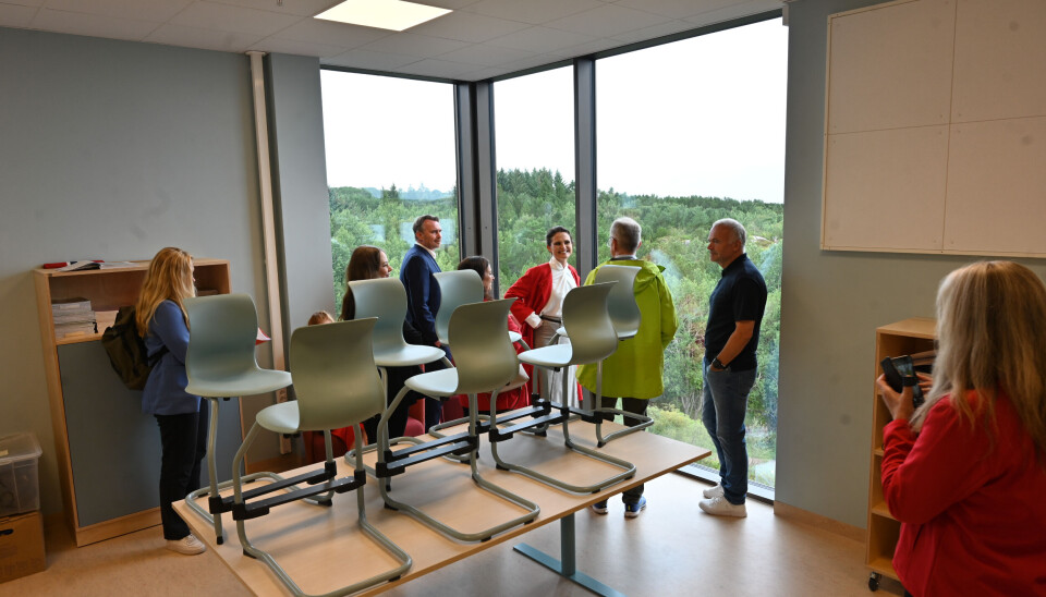 Kari Nesse Nordtun sammen med Øyvind Jacobsen, statssekretær, rektor Kjell Arne Haugen og ordfører Kjell Neergaard på Folkeparken skole.