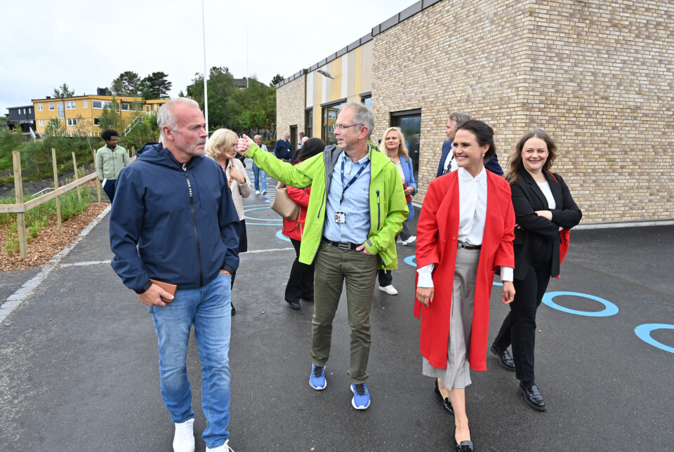 Fra venstre: Kjell Neergaard, ordfører i Kristiansund, Kjell Arne Haugen, rektor Folkeparken skole, kunnskapsminister Kari Nessa Nordtun og Line Hoem, gruppeleder AP Møre & Romsdal.