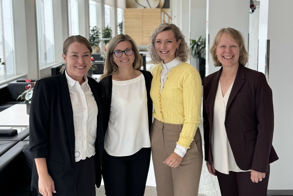 Fra venstre Katrine Hattrem Hast (prosjektleder for «Fiskernes Sikkerhet - Kom Hjem Igjen» og Leder for kommunikasjon og innovasjon i Norseye), Sissel Kruse Larsen (statssekretær i Finansdepartementet), Karianne Tung, Digitaliserings- og forvaltningsminister og Sidsel Sæterøy (CEO i Norseye).