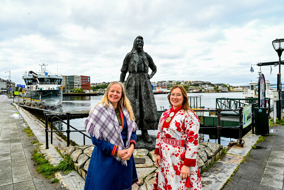 Samedamene inntar Kristiansund og Nordmøre. F.v.: Kirsti Guvsám, tidligere sametingsrepresentant og nummer 14 på listen, og Aina Madelen Nordsletta Aslaksen, NSRs førstekandidat.