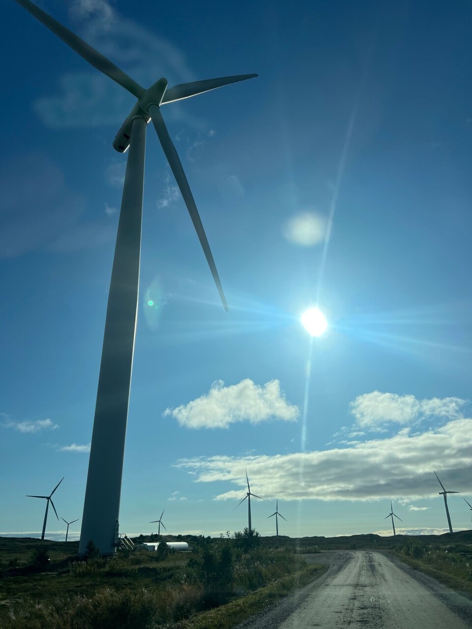 NVE og Smøla kommunes folk på befaring i Den nye radaren på Smøla vindpark mandag 25. august 2025.