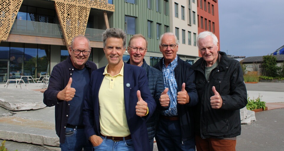 Politikerveteranene støtter Erik Rolfsens kandidatur. Fra venstre. Pål Farstad, Erik Rolfsen, Leif Helge Kongshaug, Iver G. Nordseth og Jarle Haga.