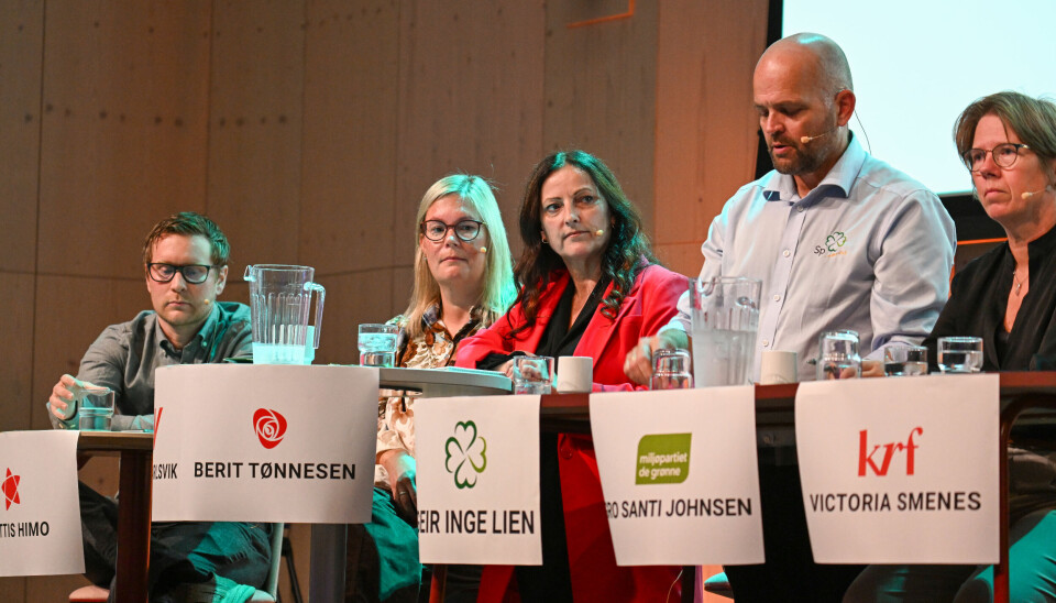 Deler av panelet under debatten på Campus mandag 1, september 2025. Fra venstre: Mattis Himo (Rødt), Line Karlsvik (Sosialistisk venstreparti), Berit Tønnesen (Arbeiderpartiet), Geir Inge Lien (Senterpartiet) og Gro Santi Johnsen (Miljøpartiet De grønne).