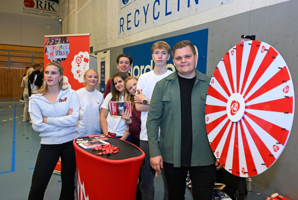 F.v.: Kristina Lyngås, kristina N., Pernille Nerland, Charlotte, Ole Henrik, Marius Ringstad og AUF-leder Gaute Børstad Skjervø.