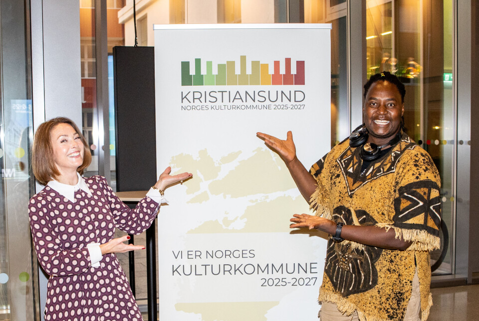 KULTURKOMMUNE: Kristiansund feirer utmerkelsen som Norges kulturkommune 2025-2027 med et kickoff-arrangement. F.v.: Toril Skram og Jimu Makurumbandi.