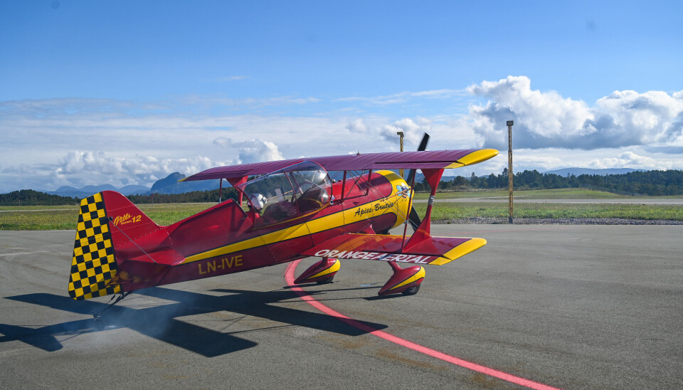 Gunnar Iversen, akrobatisk pilot stilte opp for å skape show til publikum med sitt Pitts Model 12 et akrobatisk todekkerfly. Kvernberget, åpen dag, 06.09.2025