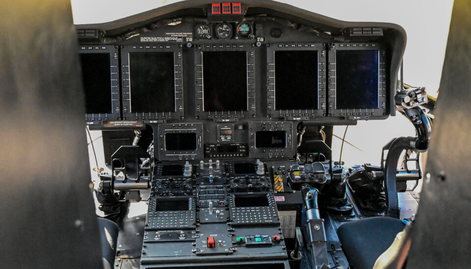 Cockpiten på CHC Helikopter sitt Sikorsky S-92A som sto utstilt, dette fikk frem et stort glis hos journalisten.