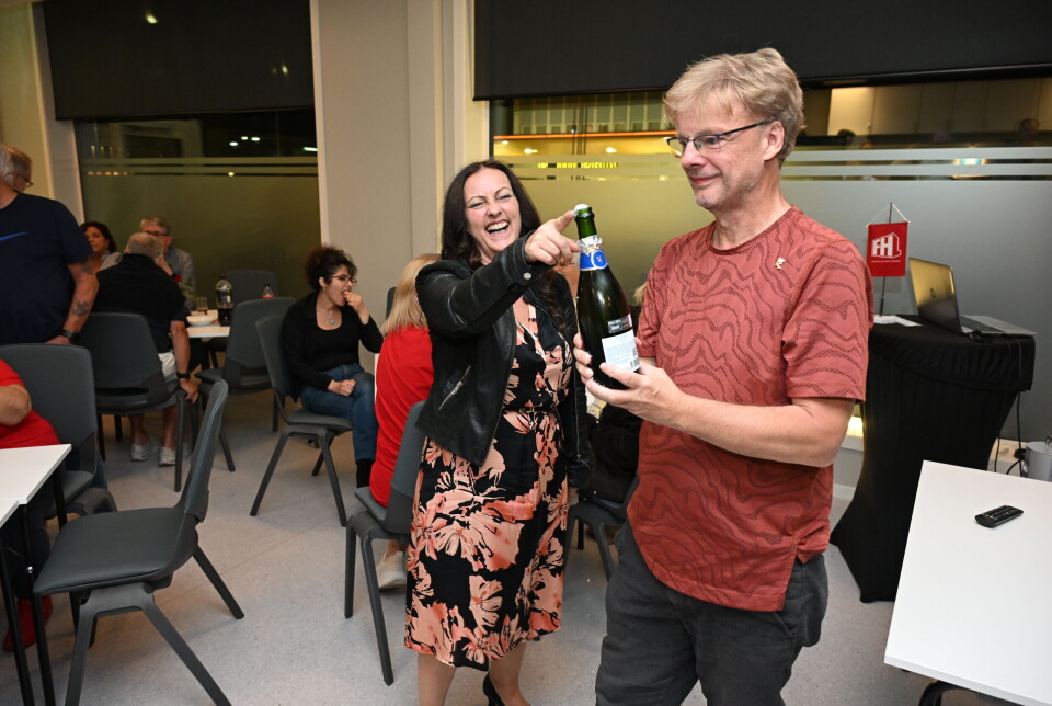 Berit Tønnesen og Arne Grødahl på Kristiansund Arbeiderpartis valgvake i Folkets hus mandag 8. september. FOTO: JOHN BERGE