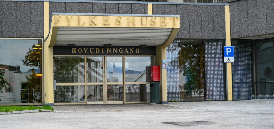 Hovedinngangen for Fylkeshuset i Molde.