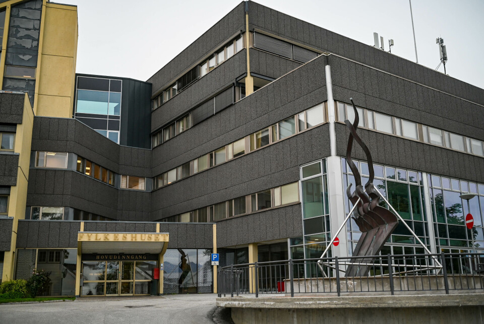 Hovedinngangen for Fylkeshuset i Molde.