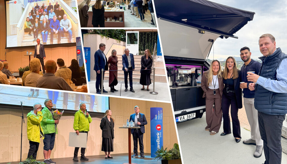 Fra åpningsfesten til Sparebank 1 SMN i Campus Kristiansund. Øverst t.v.: Jan-Frode Janson på scenen under sitt innlegg. Nederst t.v.: Lars Sevaldsen fra Gamle Kripos mottok kr. 50 000 i gave fra SpareBank 1 SMN. Øverst i midten: Kake og sang i atriet på Campus. Sang av Knut Marius Djupvik. Midtbildet: Fra venstre: Erling Meese, Eirill Dahl, Jan-Frode Janson og Tiril Bjerkestrand Olsen. Bildet til høyre: Utenfor Campus ble alle torsdag møtt med ansatte fra SMN, her (fra venstre) Kine Johnsen Aasprong og Sara Slettedal Bjerkelund som serverte kaffe til Ali Khoshnau og Rune Johansen.