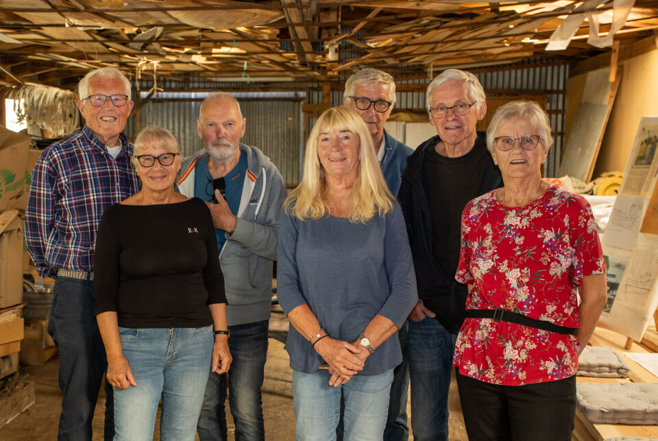 Foran fra venstre: Anita Fjellstad, Eva Dahlen, Randi Engvik. Bak fra venstre: John Harry Kvalshaug, Alf Røsand, Kjell Johansen og Oddvar Engvik.