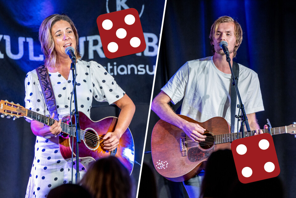 Charlotte Audestad og Jo Sverre Sande på scenen i Kulturfabrikken i Kristiansund lørdag kveld.