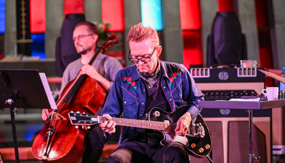 Geir Sundstøl, fast gitarist for Kjetil Bjerkestrand.