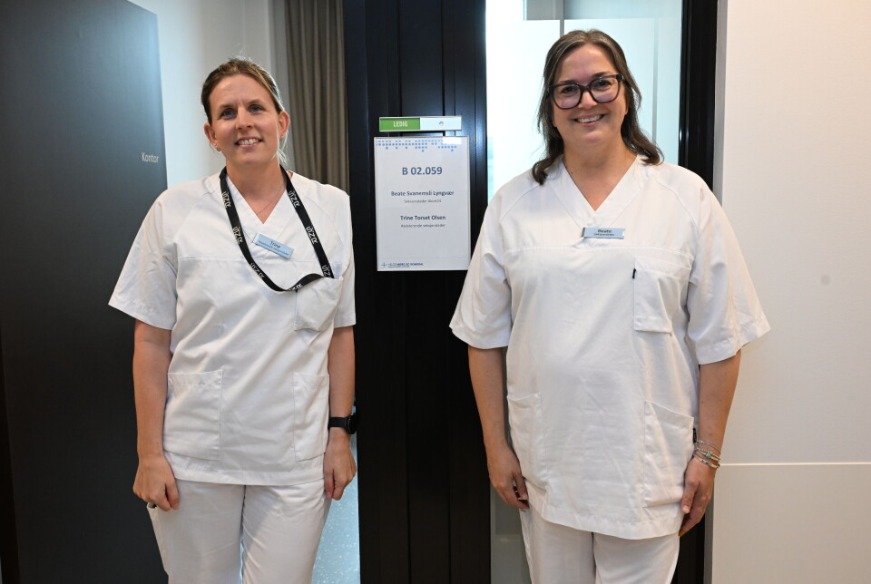 Trine Torset Olsen (t.v.), assisterende seksjonsleder ved Akutt24 og Beate Svanemsli Lyngvær (t.h.), seksjonsleder ved Akutt 24. FOTO: JOHN BERGE
