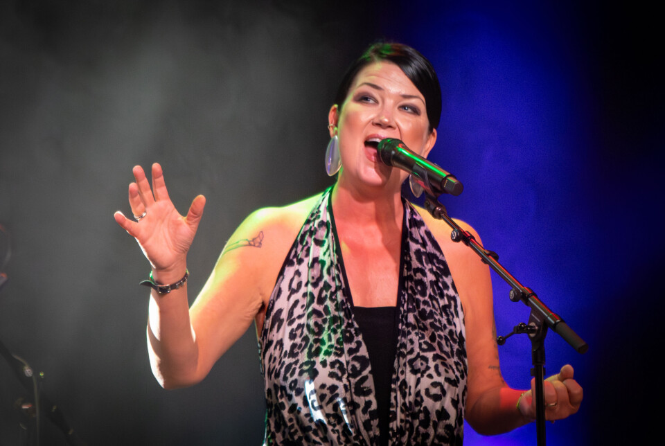 Inger Lise Bøe leverte vakker musikk fra scenen på Kuturfabrikken.