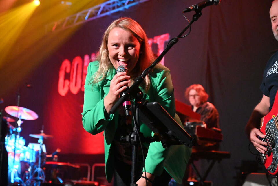 Anne Nørdsti flørtet med kamera og publikum i Braatthallen under Dansegallaen.