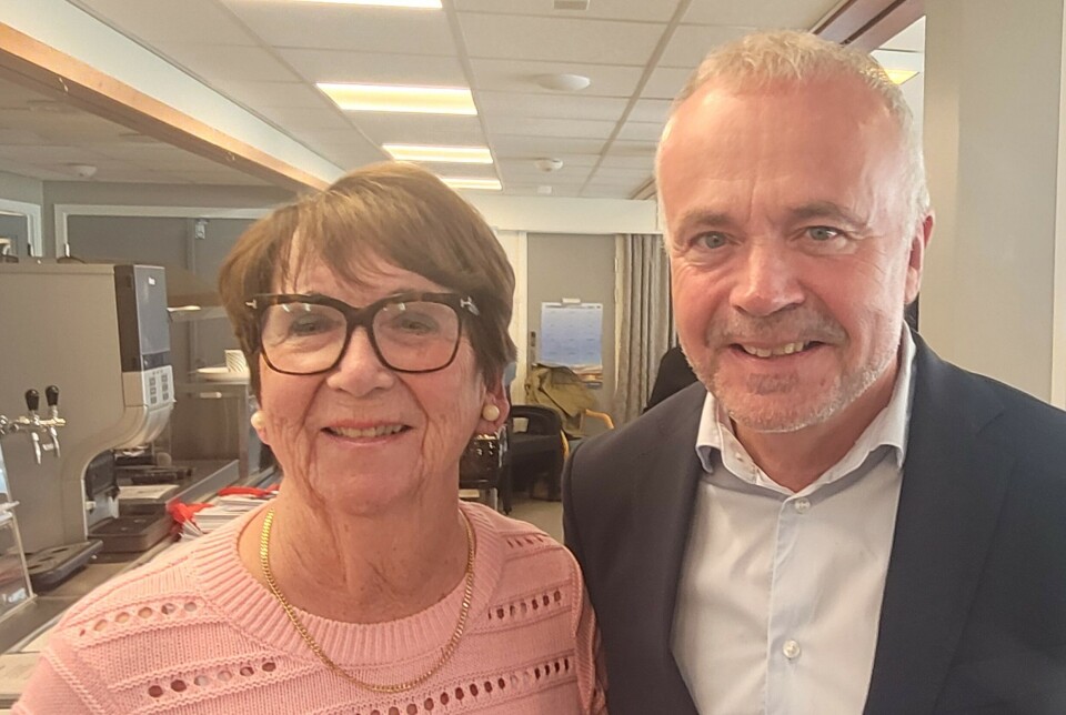 Gerd Ahtola og Kristiansunds ordfører Kjell Neergaard er tidligere kollegaer i både formannskapet og 17. maikomiteen. De møttes igjen under den internasjonale eldredagen. – Det var kjempekoselig å treffe Kjell igjen, sier Gerd Ahtola.