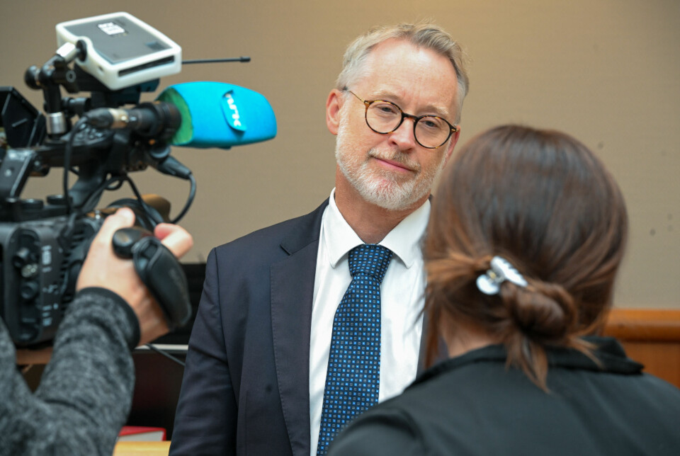 Nordmøre og Romsdal tingrett torsdag 2. oktober. Statsadvokat Jogeir Nogva fra Møre og Romsdal Statsadvokatembeter (midten) intervjues av et team fra NRK Møre og Romsdal.