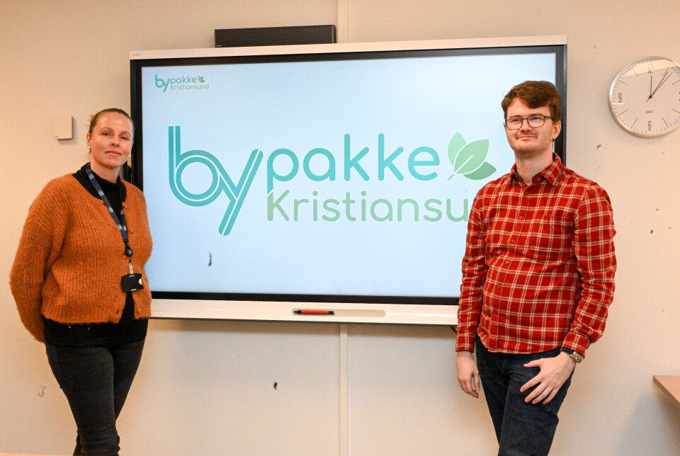 Lederen for styringsgruppen for Bypakke Kristiansund, varaordfører Linda Dalseg Høvik (Nordmørslista). Aleksander Fagereim Heggdal, kommunikasjonsrådgiver i Bypakke Kristiansund.