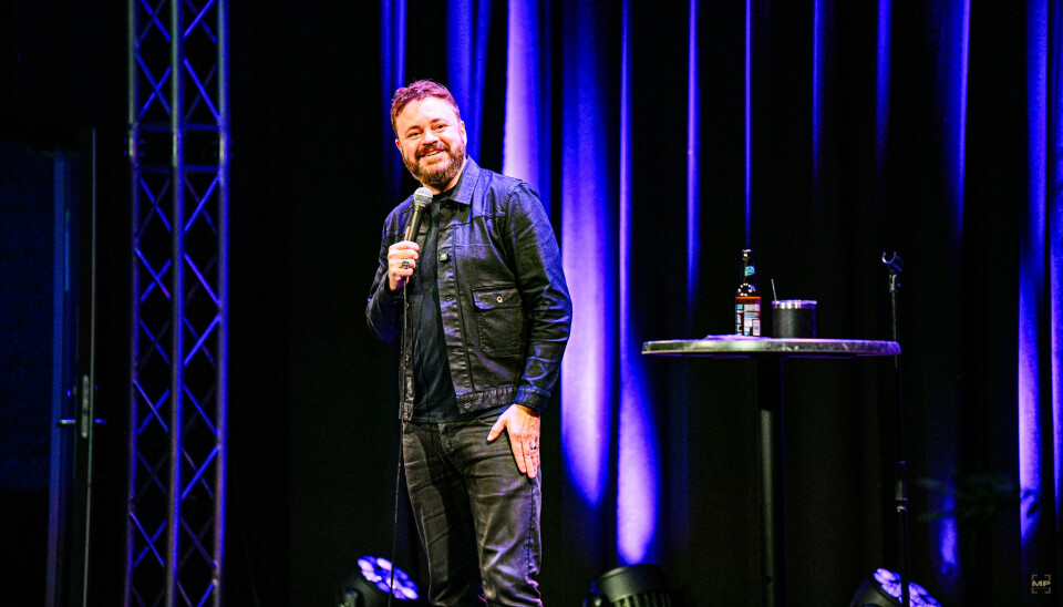 Dag Sørås leverte en kveld fylt av latter og satire.