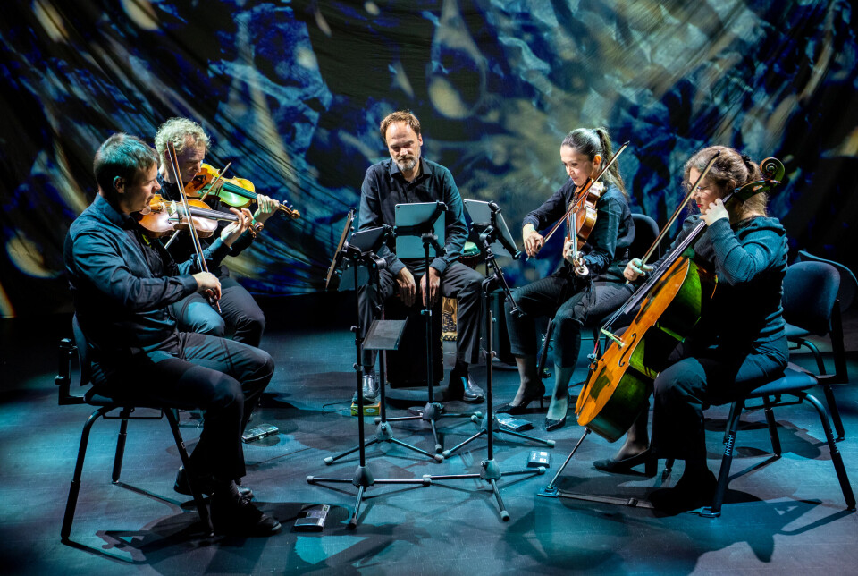 Operaens strykekvartett med Trond Harald Saltnes (fiolin 1), Odd Sonntag (fiolin 2), Robert Sztorc på perkusjon, Anna Ostachowska (bratsj) og Adrianna Arapinowicz (cello).